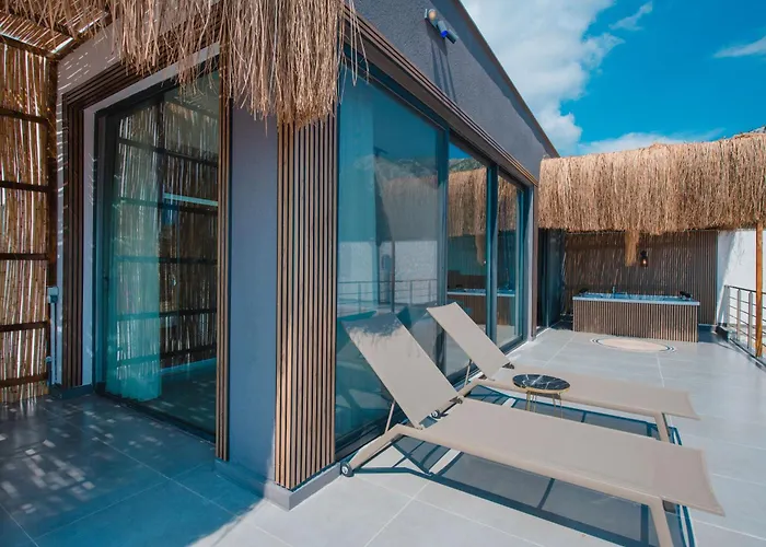 Baanvillas Villa *